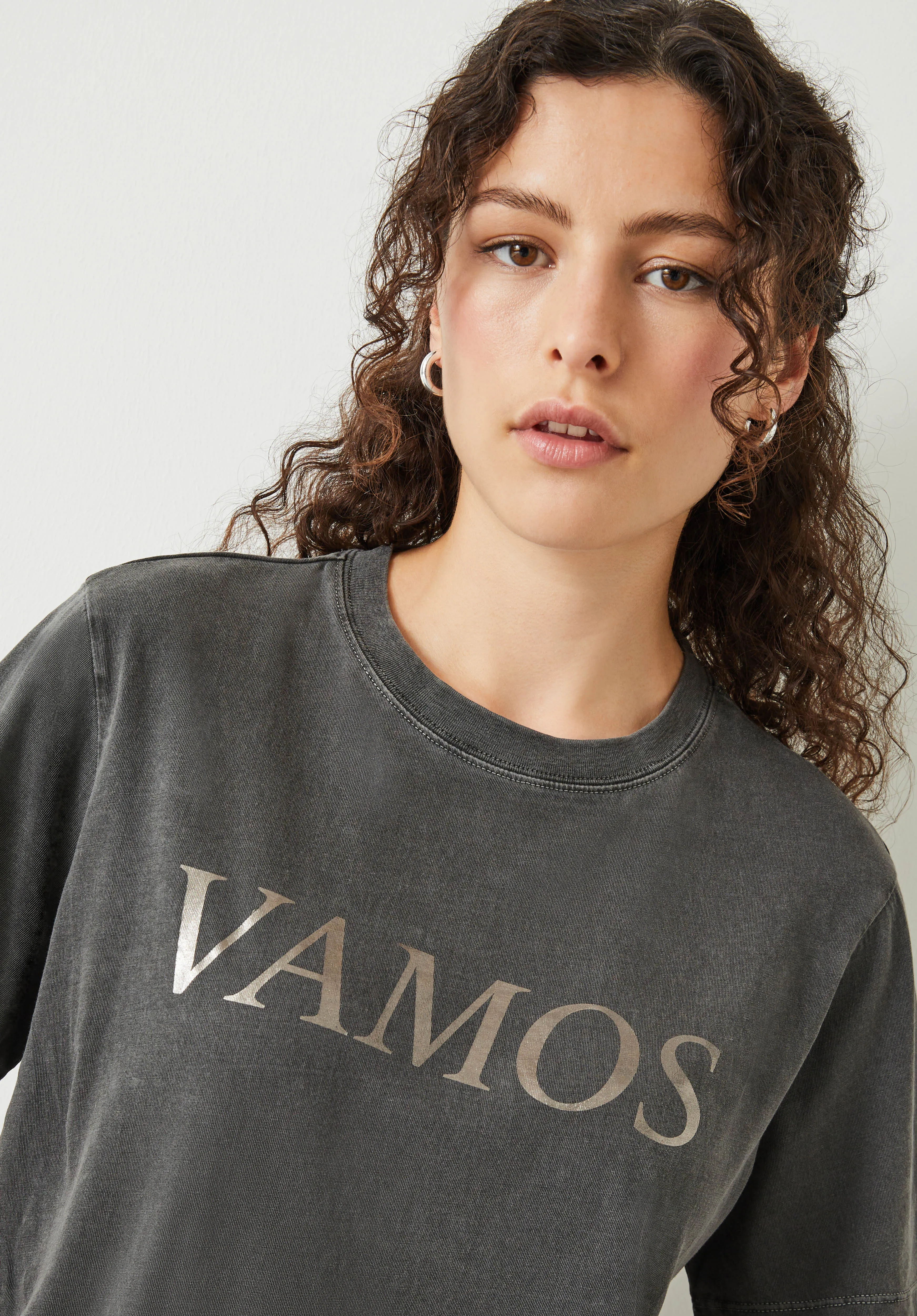 Vamos Crew Neck Graphic Printed T-Shirt